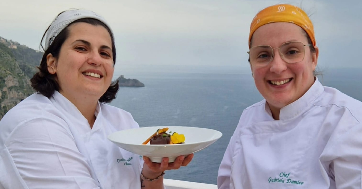 Angela e Gabriela, nuove chef del ristorante La Moressa a Praiano. Una cucina tutta al femminile legata al territorio